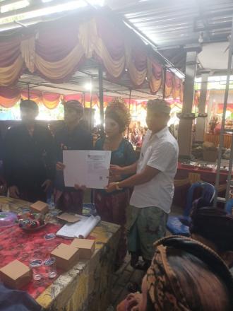 Perbekel Serahkan SKPWNI