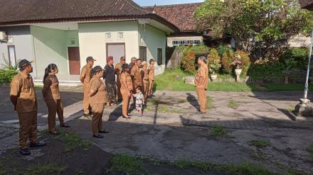 Apel Perbekel bersama Perangkat Desa dan Staf