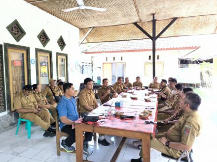 Pemerintah Desa Tinga-tinga melaksanakan kegiatan Studi Tiru bersama Pemerintah Desa Les