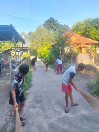 Giat Bersih di Wilayah Desa Tinga-tinga 